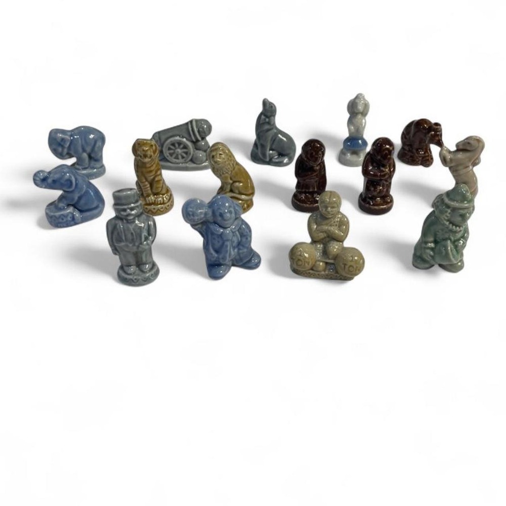 15 Wade Whimsies Red Rose Tea Circus Series figurines